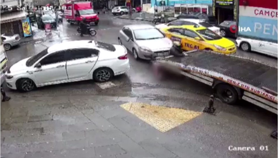 Aynasını kıran motokuryeyi ezip, belini kırmıştı: Otomobil sürücüsü adliyeye sevk edildi