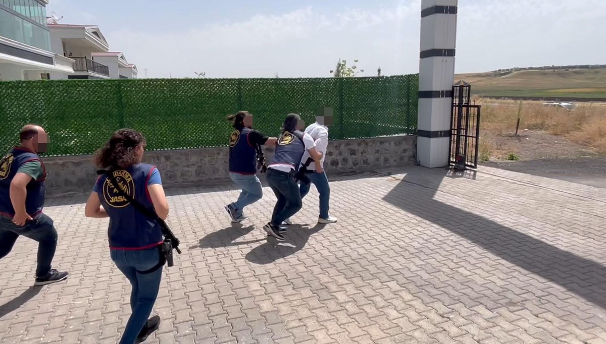 4’ü cinayet, 45 suçtan aranıyordu! 11 yıl sonra yakalandı 4’ü cinayet, 45 suçtan aranıyordu! 11 yıl sonra yakalandı