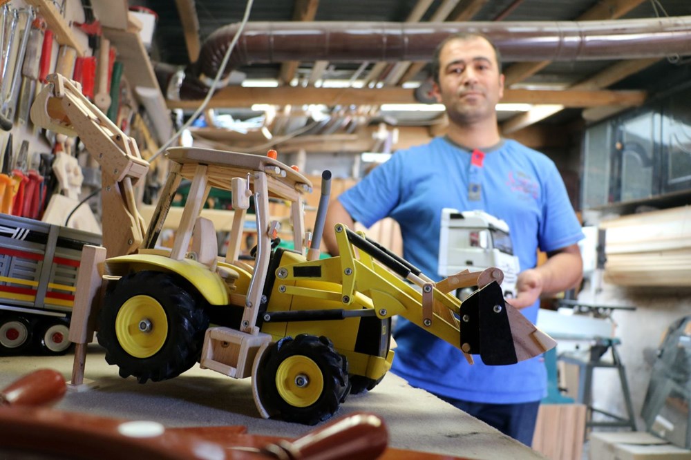 �ocukluk merak� mesle�i oldu: Ger�e�inden farks�z