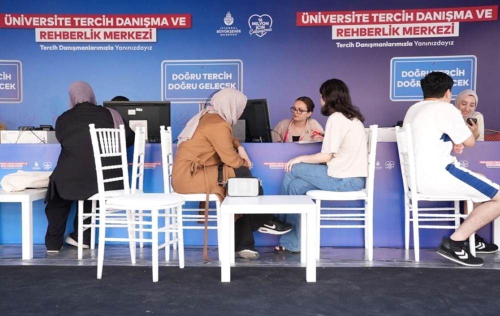 İstanbul'da 24 noktaya "İBB Tercih Danışma ve Rehberlik Merkezi" kuruldu: Üniversite tercih merkezleri nerede? - 1