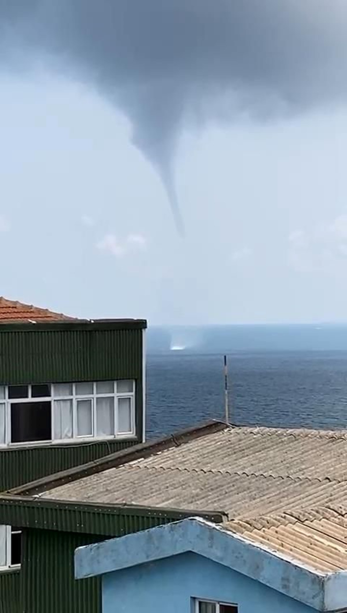 İstanbul'da hortum çıktı! Karaburun ve Yeniköy sahillerinden görüldü