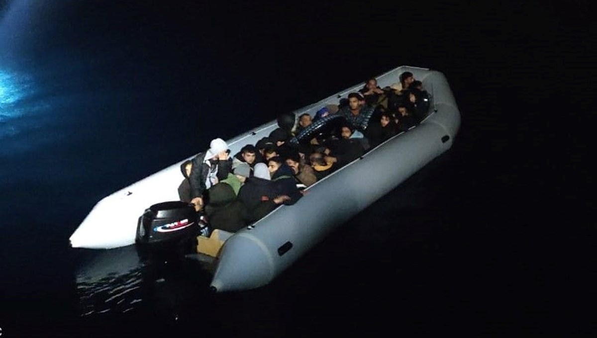 Bodrum açıklarında 31 düzensiz göçmen yakalandı, 23 göçmen kurtarıldı Bodrum açıklarında 31 düzensiz göçmen yakalandı, 23 göçmen kurtarıldı