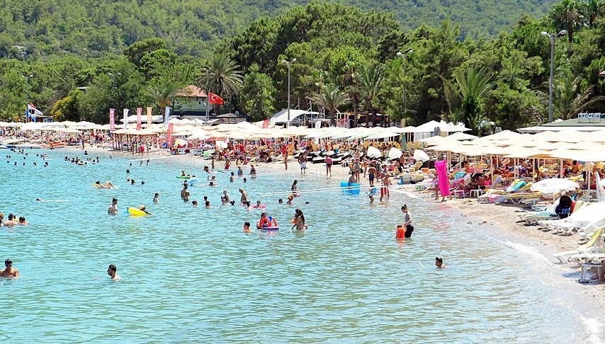 Antalya'nın Kemer ilçesi bu yıl 4 milyona yakın turist ağırladı