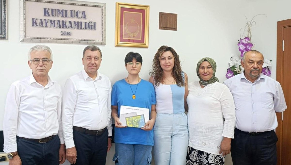 Kumluca'da derece yapan öğrencilere ödül