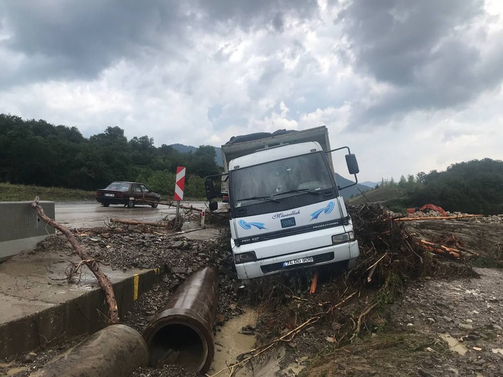 Karadeniz'de şiddetli yağış: Su basan hastane tahliye ediliyor - 6