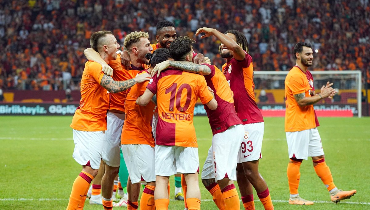 Galatasaray, Molde maçı öncesi UEFA'ya kadro bildirimi yaptı