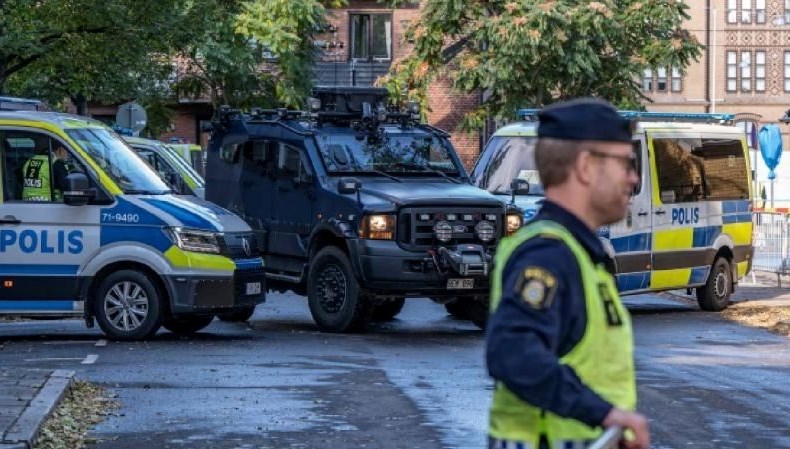 İsveç'te cami yakınlarında ateş açıldı