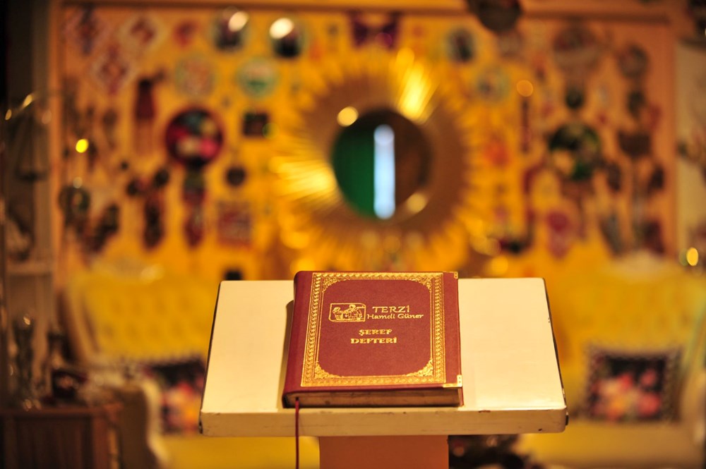 Müşterilerinin eşyalarıyla dönüştürdü: 48 yıllık terzi dükkanı"Hatıra Müzesi" oldu 78 uaznlJLlgkqjJFL g8IAKQ