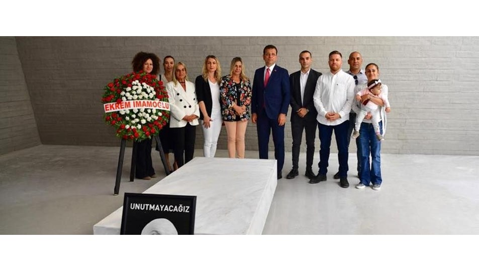 İmamoğlu, Denktaş'ın mezarını ziyaret etti
