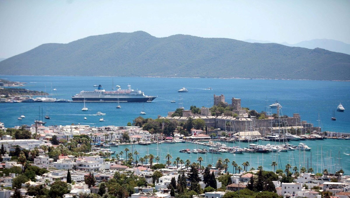 Bodrum’da “sarı yaz” yoğunluğu | Otel fiyatları düştü, doluluk yüzde 70’in üzerinde Bodrum’da “sarı yaz” yoğunluğu | Otel fiyatları düştü, doluluk yüzde 70’in üzerinde