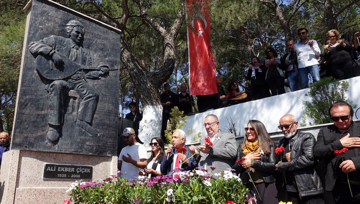Halk ozanı Ali Ekber Çiçek anıldı