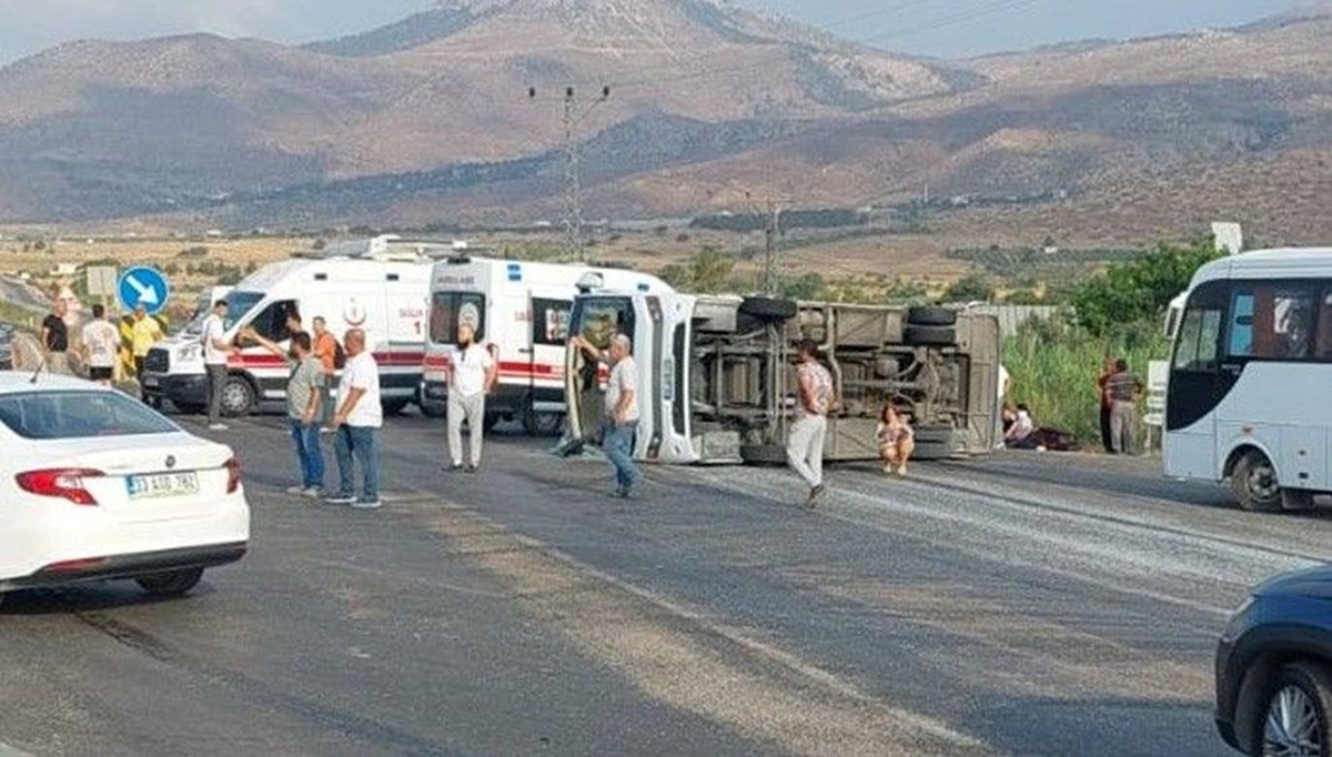 Mersin'de 2 kişinin öldüğü, 35 kişinin yaralandığı kazada servis şoförü tutuklandı Mersin'de 2 kişinin öldüğü, 35 kişinin yaralandığı kazada servis şoförü tutuklandı