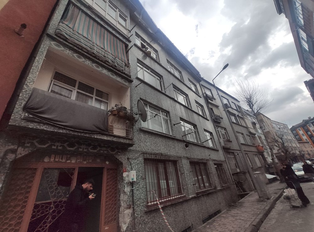 Güngören'de 52 yıllık binada çökme tehlikesi: 'Beşik gibi sallanıyor' - 9