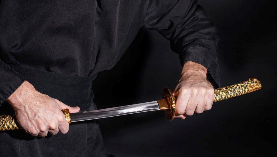 İngiltere'de ninja kılıcı yasağı başlıyor: Katana kanunu neden çıkarıldı?