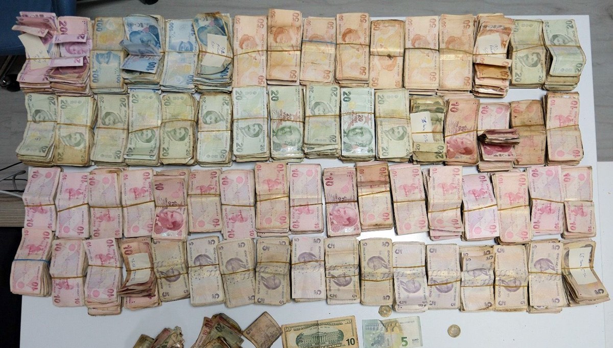 Dilencinin üzerinden 164 bin lira çıktı! 6 zabıta ancak sayabildi