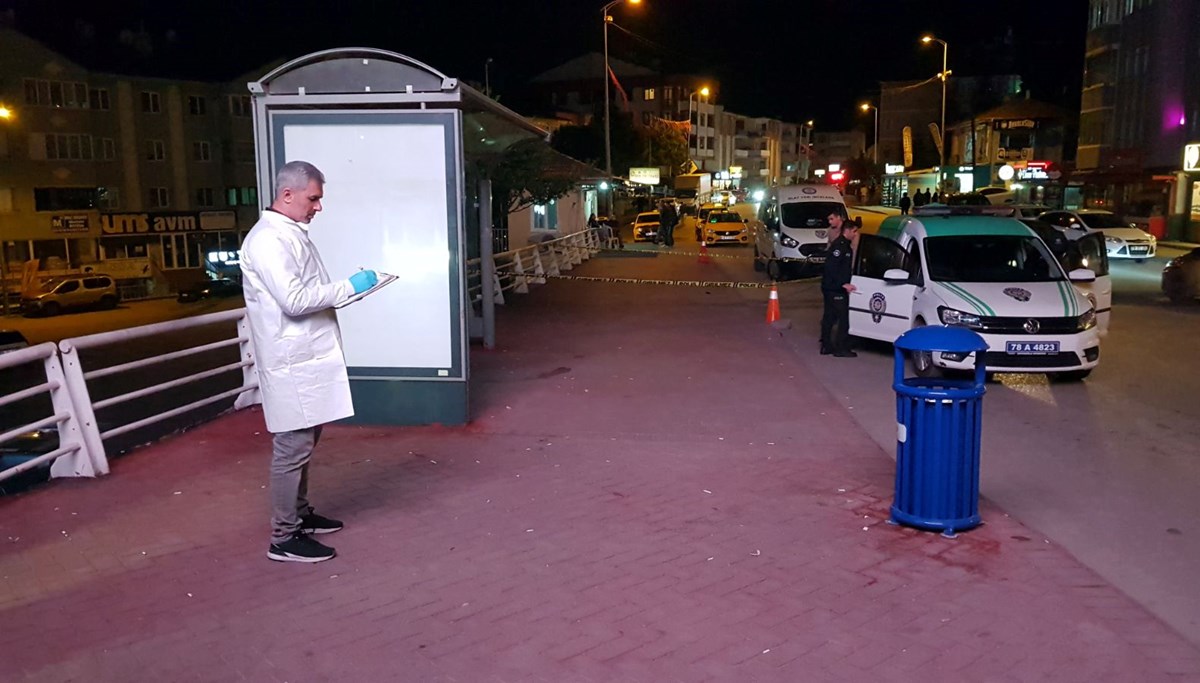 Karabük'te bıçaklı kavga: 3 kişi yaralandı Karabük'te bıçaklı kavga: 3 kişi yaralandı