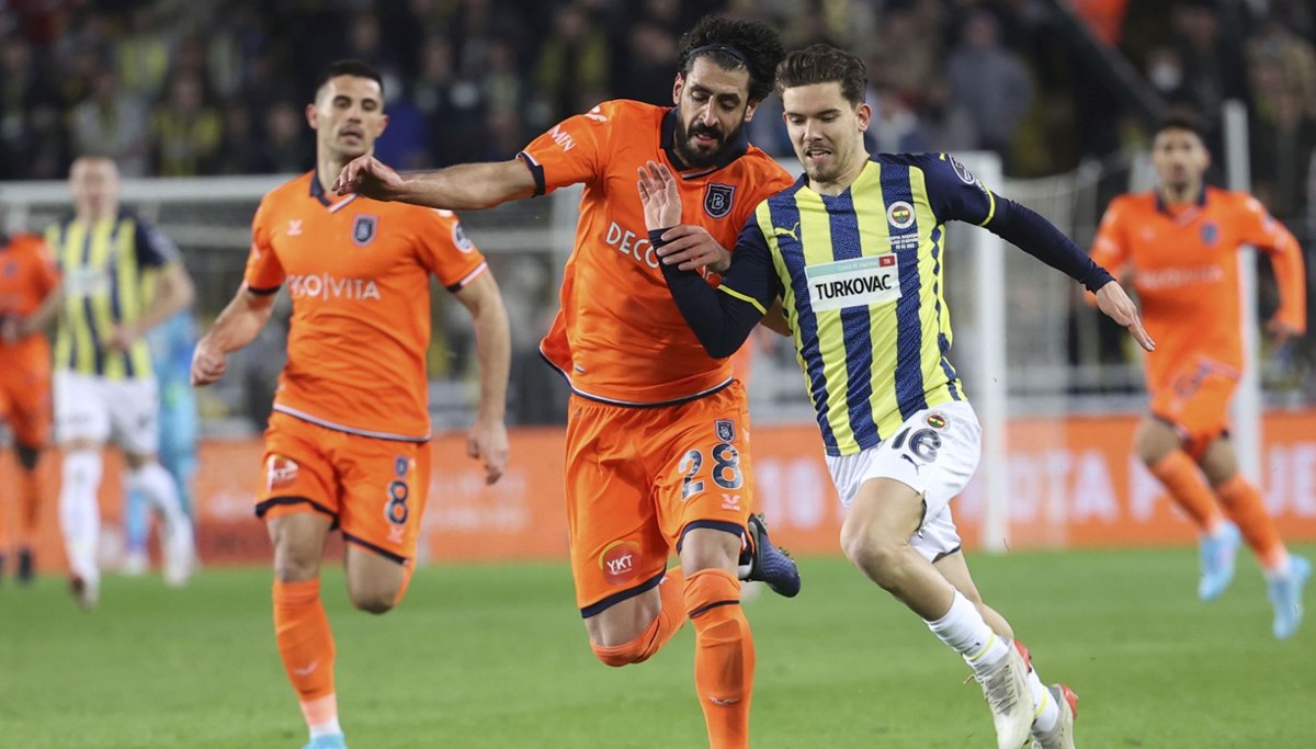 Fenerbahçe evinde Medipol Başakşehir'e yenildi
