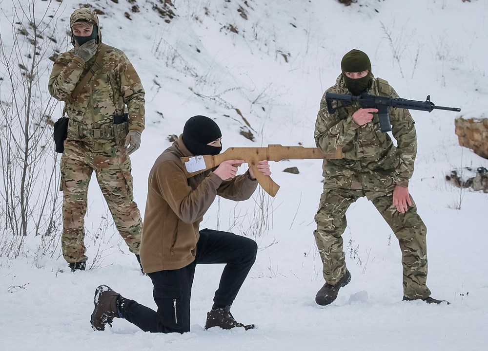 Ukrayna'da savaş hazırlığı: ABD'liler askerleri, askerler sivilleri eğitti - 7