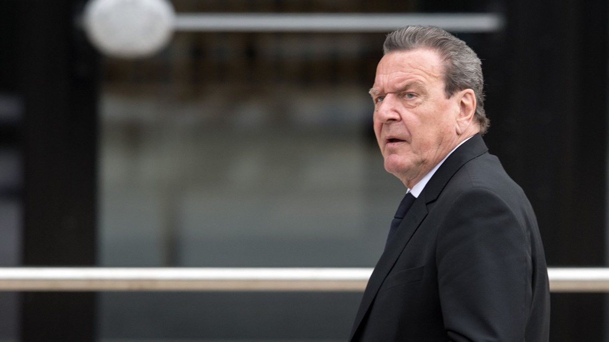 eski almanya basbakani schroder