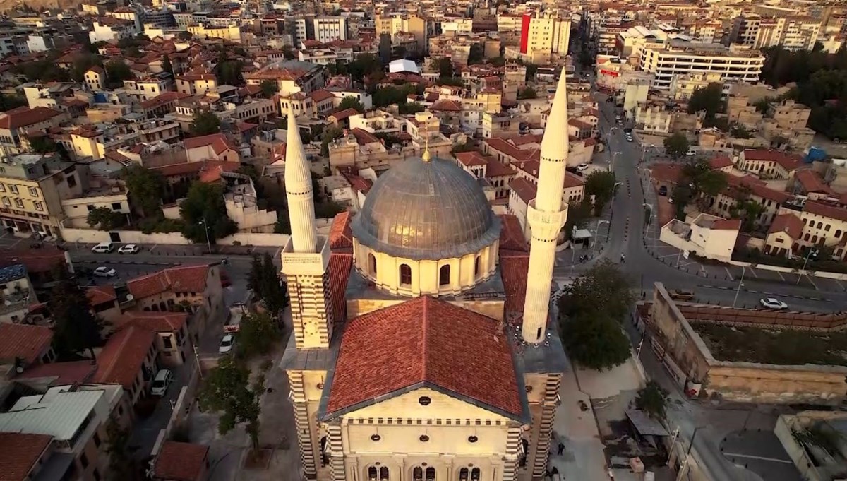 Gaziantep'teki tarihi Kurtuluş Camii ihtişamıyla hayran bırakıyor Gaziantep'teki tarihi Kurtuluş Camii ihtişamıyla hayran bırakıyor