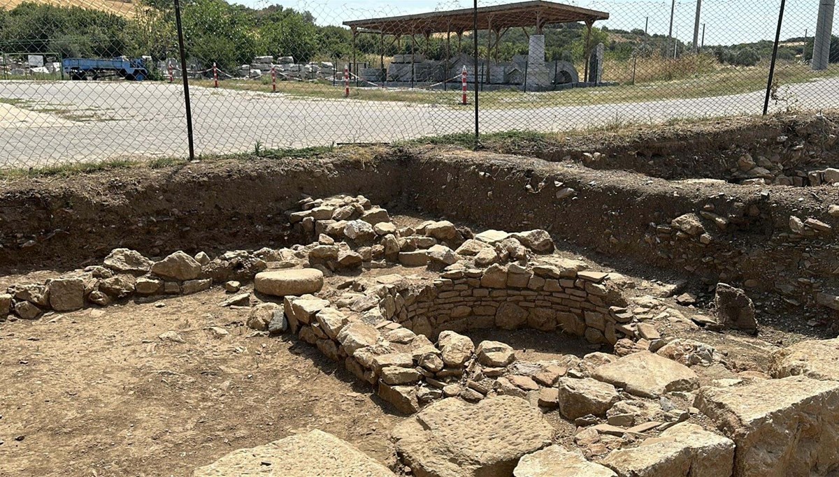 Çanakkale'de 11'inci yüzyıla ait mezar grubu bulundu