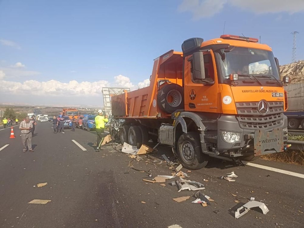 TAG Otoyolu'nda katliam gibi kaza: 5 ölü - 3