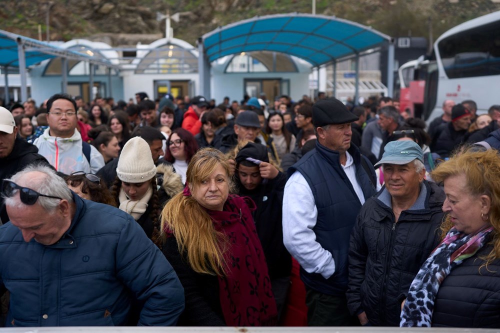 Santorini’de korku dolu bekleyiş: Uzmanlar: “Deprem ne kadar geç olursa o kadar büyük olacak” - 5