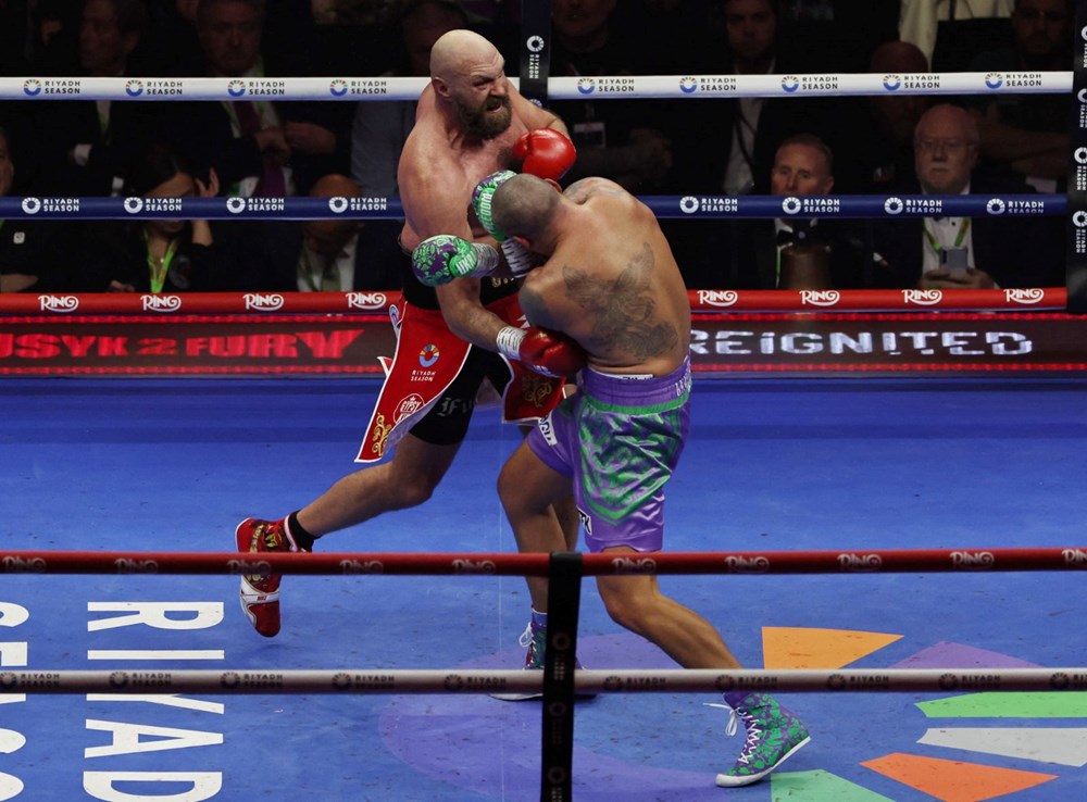 Dev maçta kazanan belli oldu: Oleksandr Usyk, Tyson Fury'yi bir kez daha yendi - 4