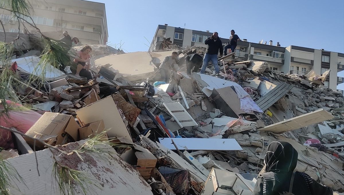 Son Deprem: İzmir'deki 6.6'lık depremden kareler