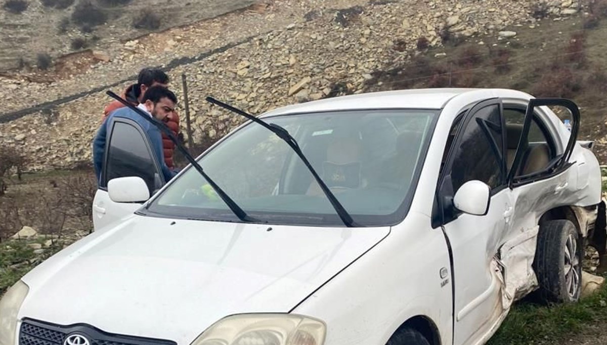 Adıyaman'da trafik kazası: İki otomobil çarpıştı, 6 kişi yaralandı