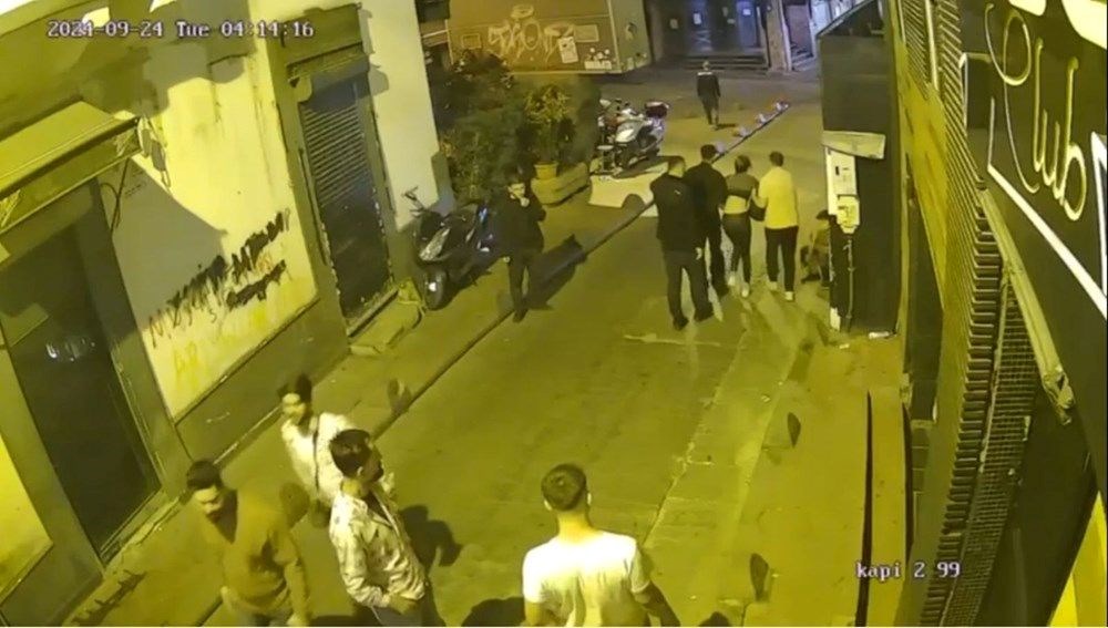 Beyoğlu’nda sokak
ortasında cinsel saldırı | Tacizciden pes dedirten savunma: “İyi niyetli dokunmuş
olabilirim” - 5