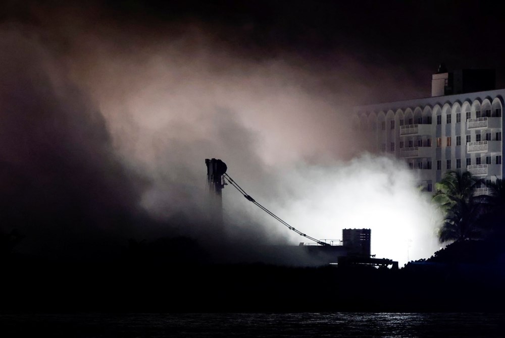 The rest of the collapsed building in Miami was demolished - 4