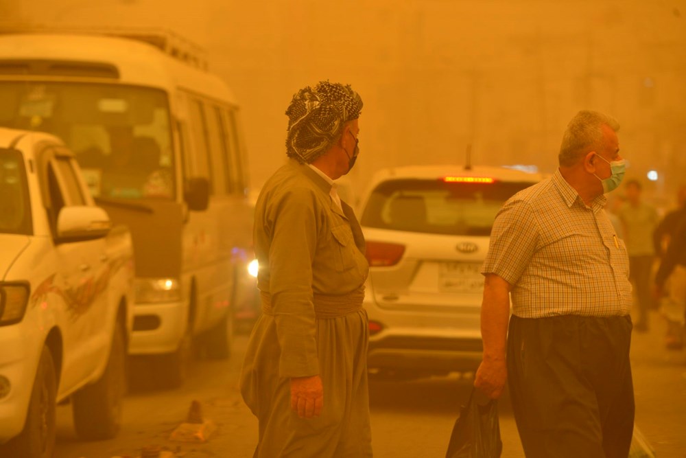 Irak'ta kum fırtınası etkili oldu: 90 kişi boğulma tehlikesi geçirdi - 3