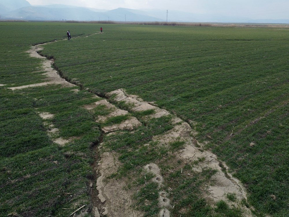 Fay hattının geçtiği köy enkaza döndü - 7