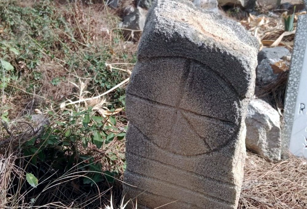 Mersin'deki asırlık mezarlara koruma talebi - 1