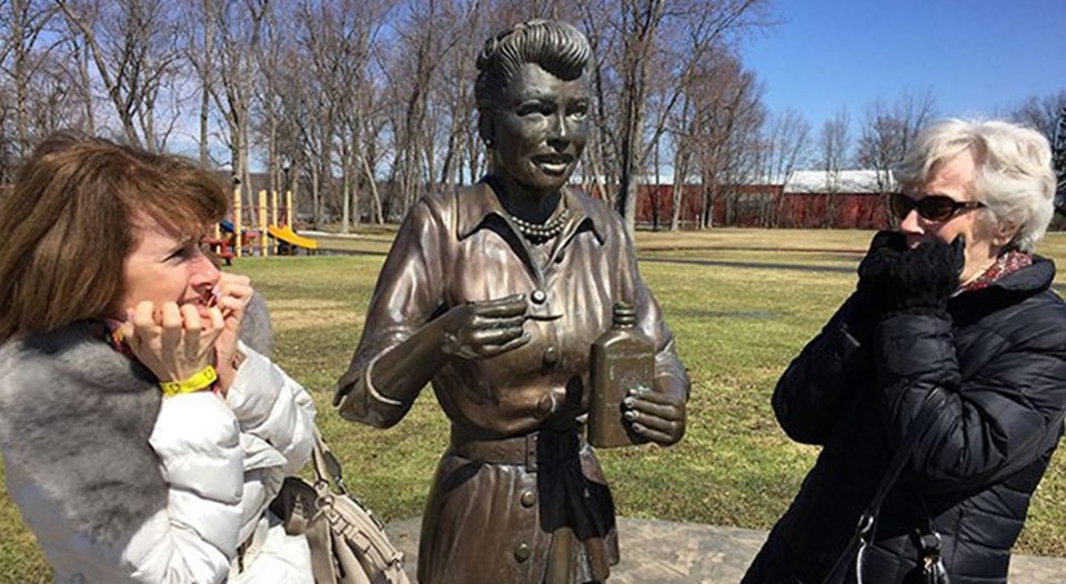 Ünlü oyuncu Lucille Ball'ın heykeli ABD'yi karıştırdı - 1