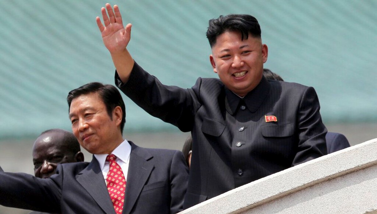 Çocuk lider Kim Jong Un: İktidara geçeceği 8 yaşında belli olmuş! Çocuk lider Kim Jong Un: İktidara geçeceği 8 yaşında belli olmuş!