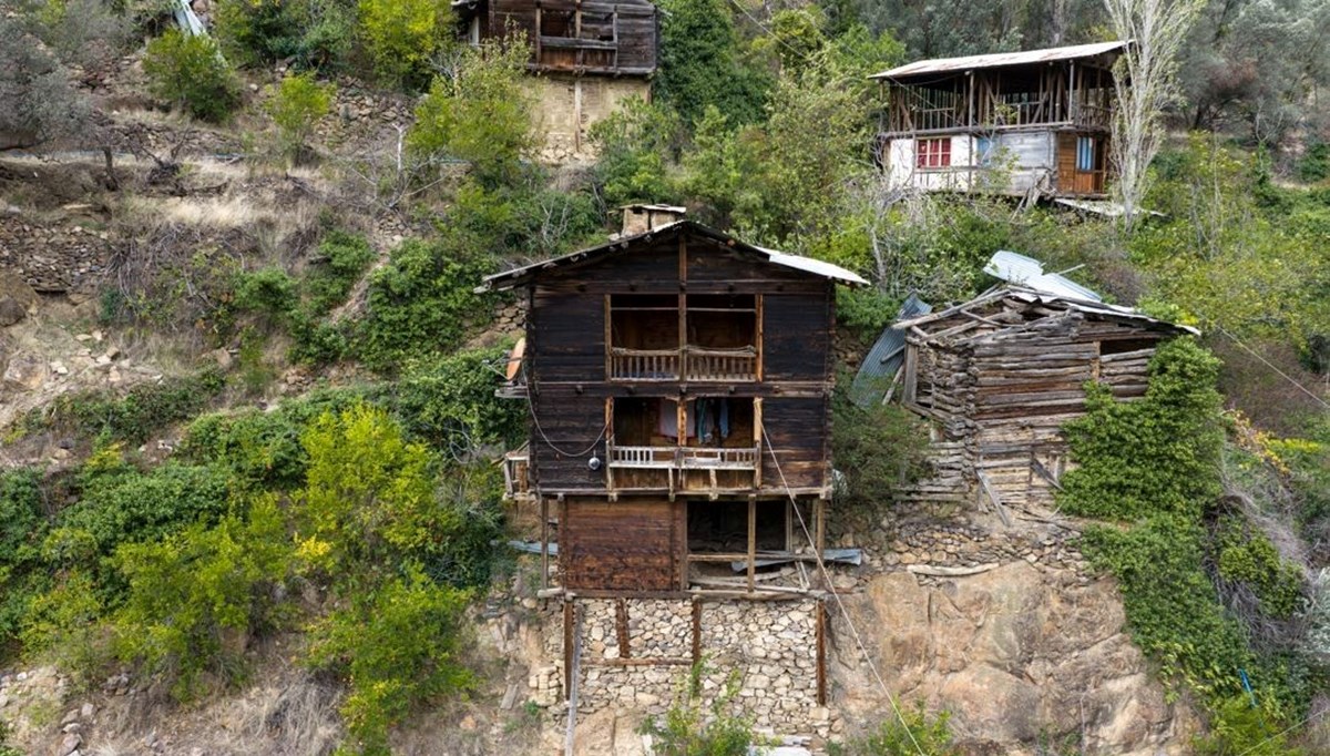 Artvin'de tarih kokan köy: Asırlık evler fotoğraf tutkunlarının gözdesi oldu