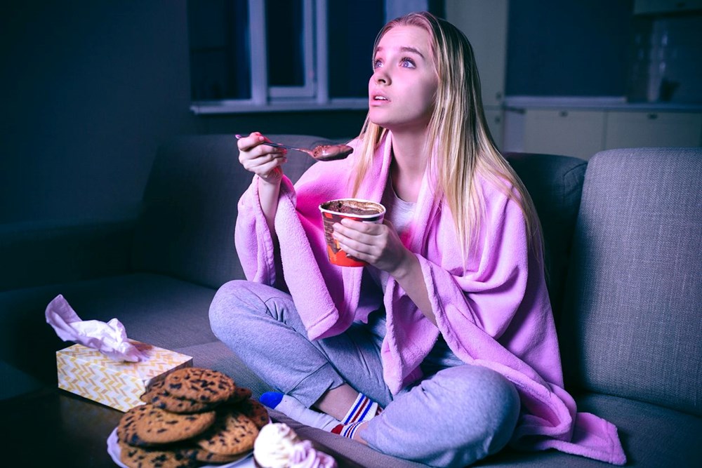 Por que comer lanches tarde da noite é perigoso? Até alimentos saudáveis ​​são arriscados - 2