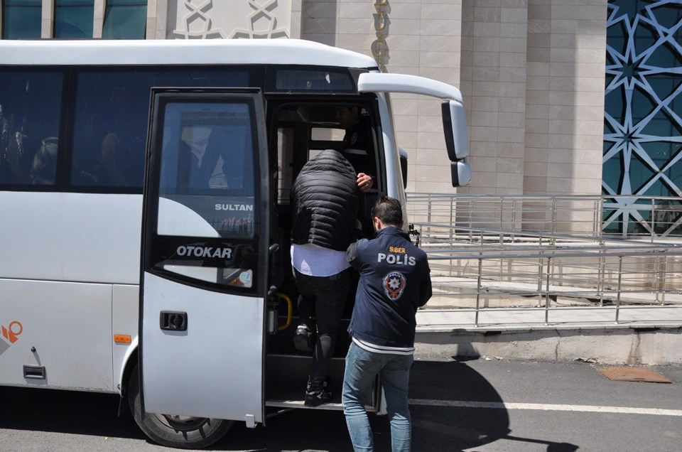 Kars'ın kargo çetesi yakayı ele verdi - 1