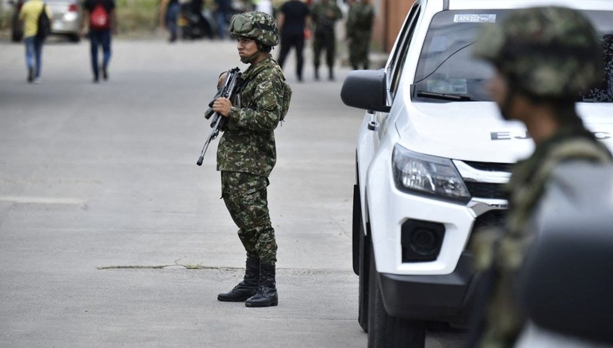 Kolombiya'da çetelerle mücadele: Tüm cezaevlerinde 