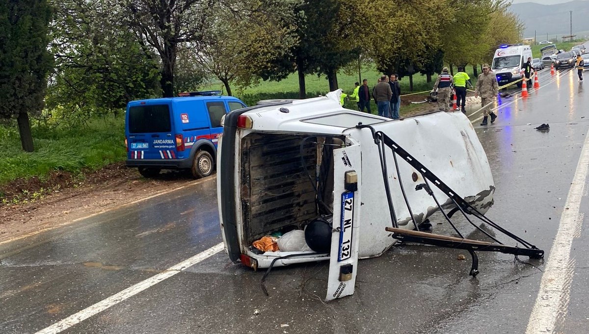 Gaziantep'te feci kaza: 2 ölü, 5 yaralı Gaziantep'te feci kaza: 2 ölü, 5 yaralı