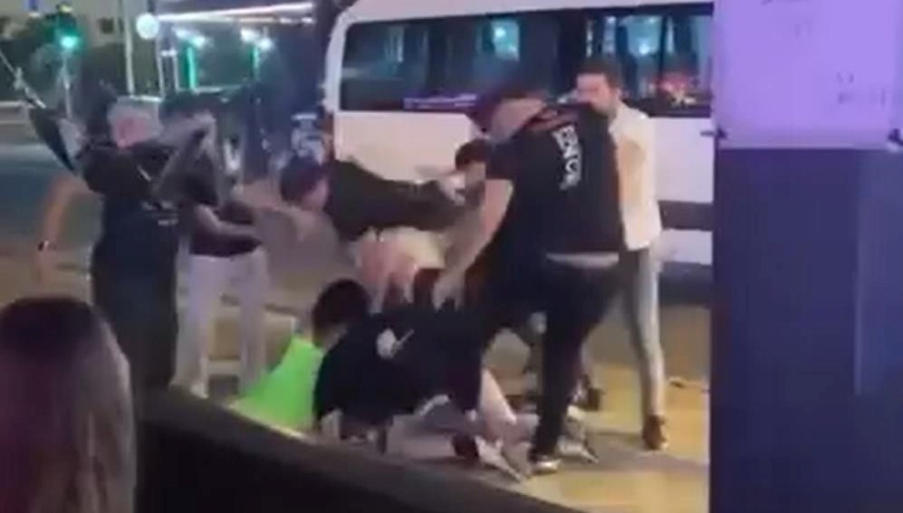 Marmaris'te kadın turistlere tekme tokat dayak