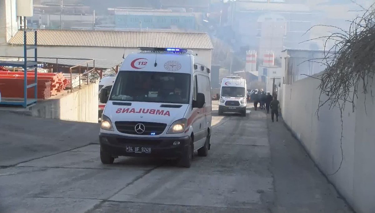 SON DAKİKA HABERİ: İstanbul Arnavutköy'de deri fabrikasında patlama: 3 yaralı