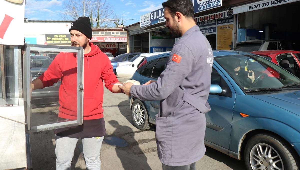 Bu da pilavbulans: Ustalığı bıraktı pilavcılığa başladı Bu da pilavbulans: Ustalığı bıraktı pilavcılığa başladı