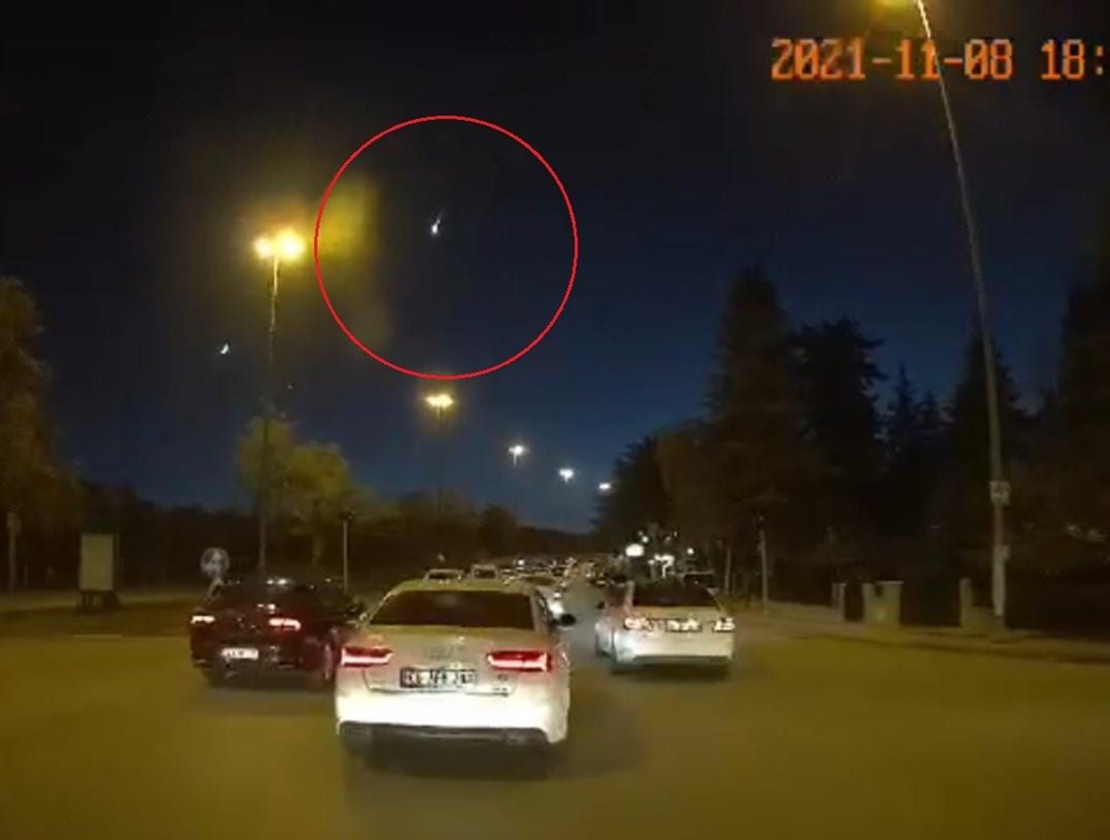 Ankara ve çevre illerde merak uyandıran ışık hüzmesi - 1