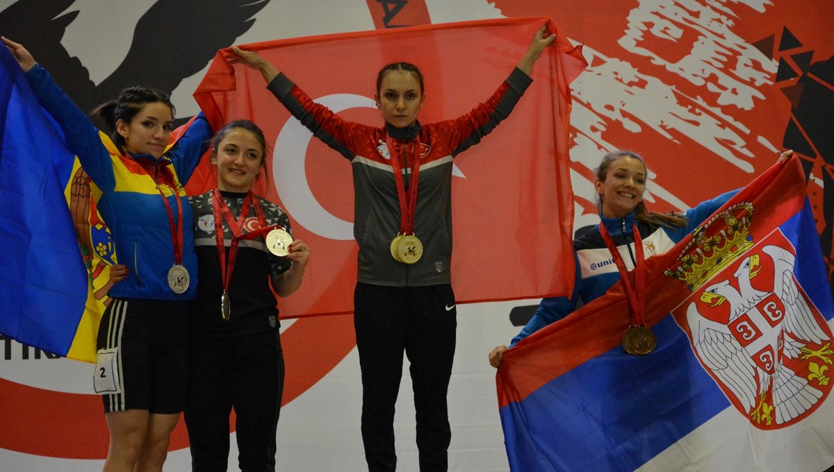 Milli halterci Şaziye Erdoğan Avrupa şampiyonu