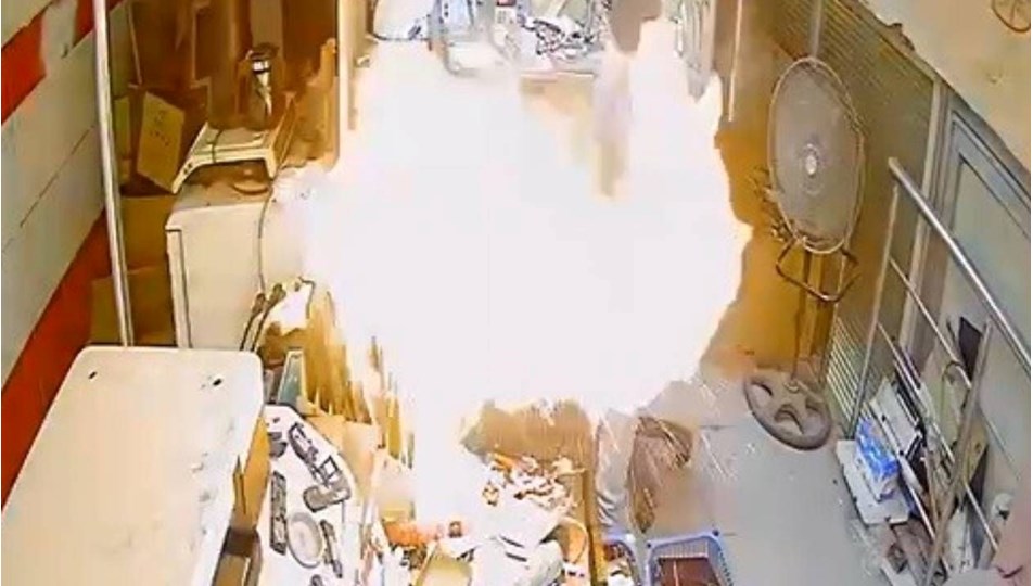 Tamir esnasında bomba gibi patladı