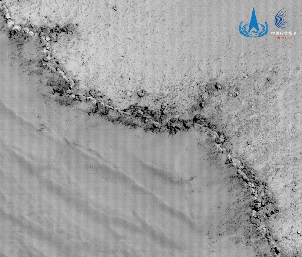 Çin'in Tianwen-1 adlı uzay aracı Mars'ı tüm detaylarıyla görüntülendi - 4