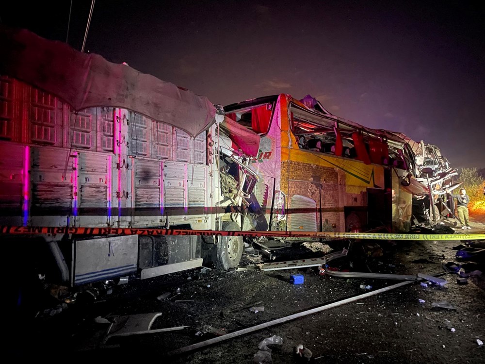 Mersin'de zincirleme trafik kazası: 10 ölü, 40 yaralı - 4